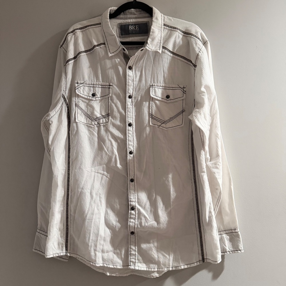 BKE Button Down Shirt Mens XL White Athletic Fit Contrast Stitch Western B2407